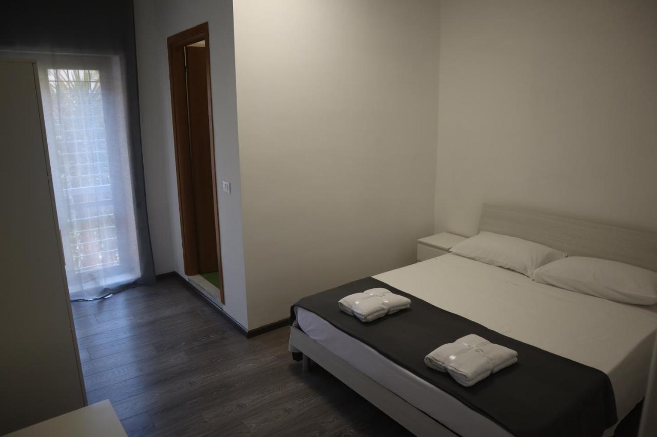 Апартаменти Lavinia House Лідо-ді-Остія Екстер'єр фото